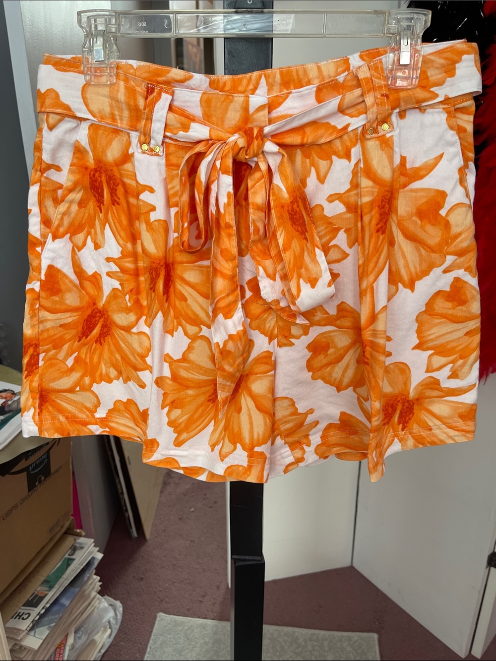 I.N.C. linen/rayon blend belted shorts - waist 32”